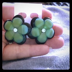 Green flower earring